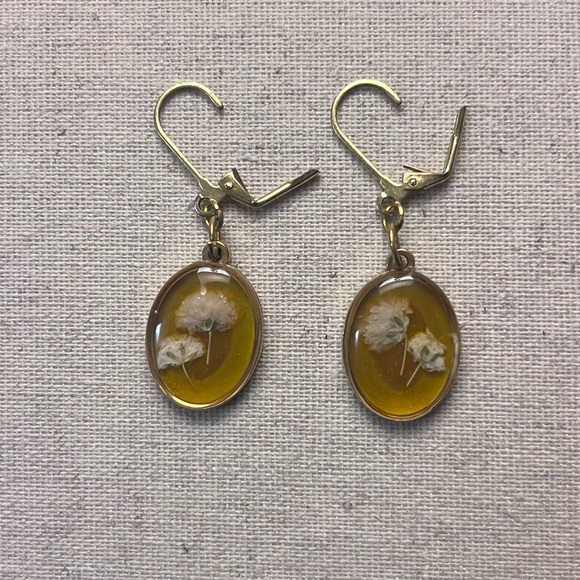 Gold Tone Flower Resin Drop Earrings - Picture 3 of 5